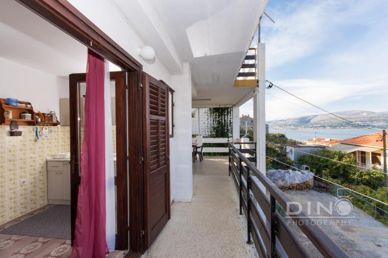 Apartments Lela, Next To The Beach Trogir Exterior photo