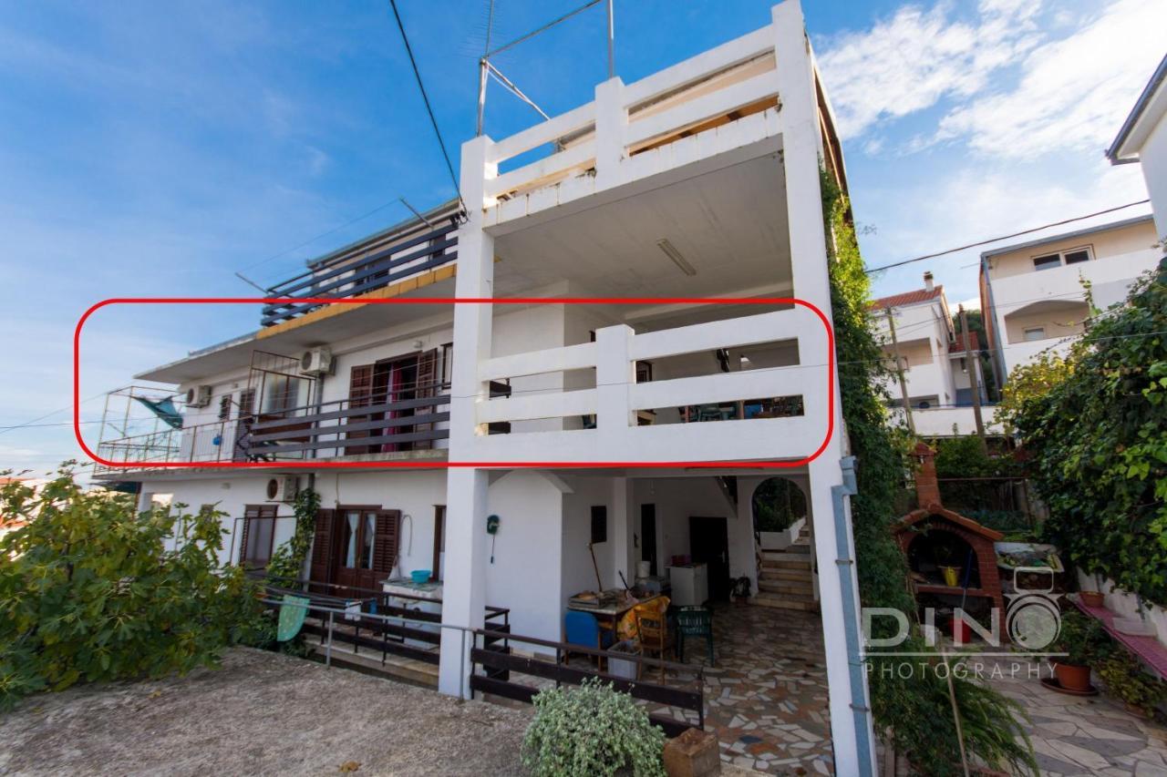 Apartments Lela, Next To The Beach Trogir Exterior photo